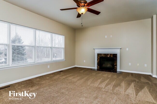 Building Photo - 700 Phoenix Way