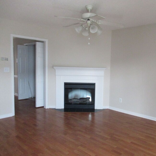 Foto del edificio - 3959 Sterling Pointe Dr