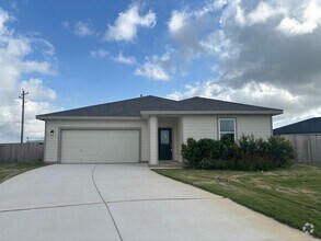 Building Photo - 105 Troubador Ln