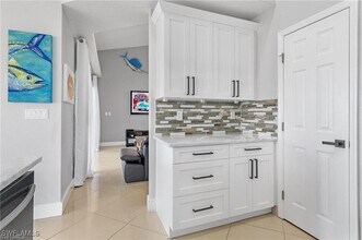 Building Photo - 2101 SW 29th Terrace