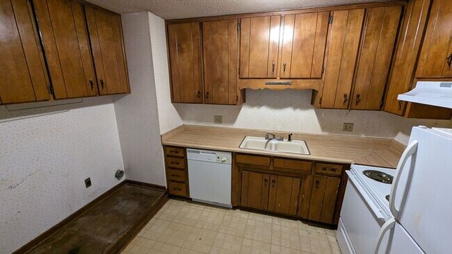 Building Photo - 4013 Pebblebrook Ct