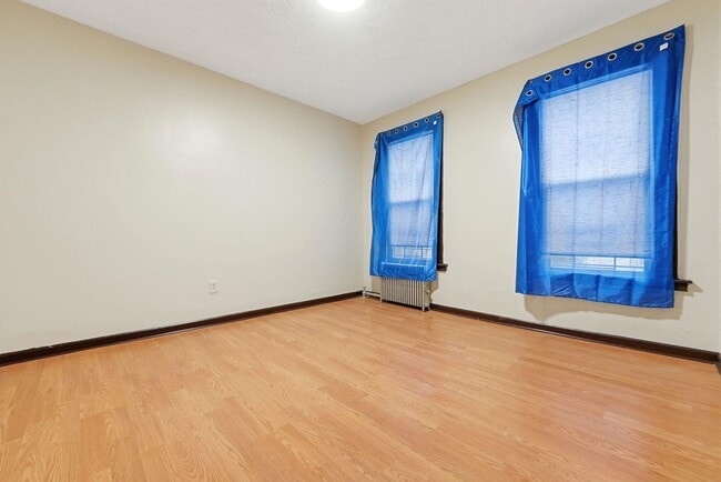 Building Photo - 86 Seaview Ave