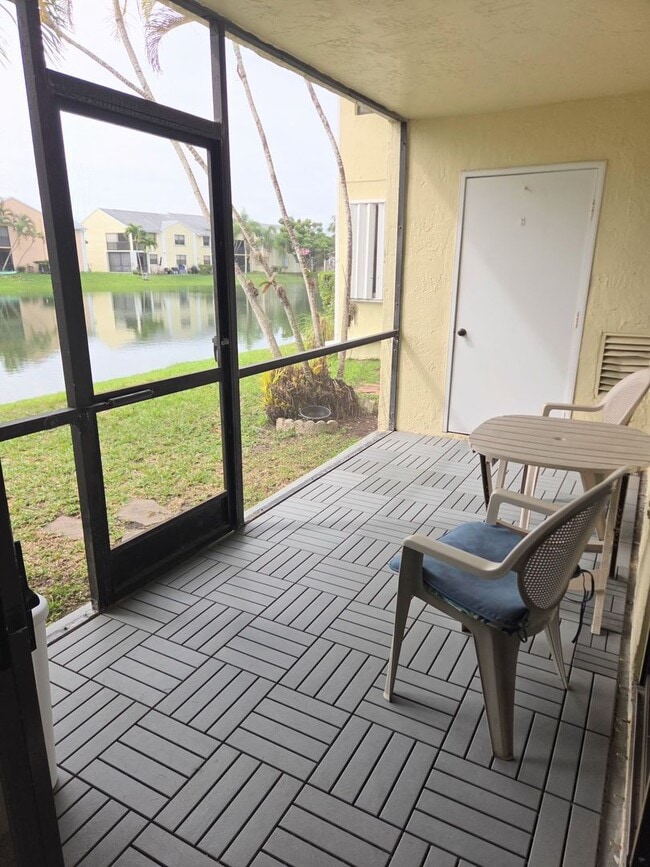 Fully furnished Lake View Condo in Gated Community - Fully furnished Lake View Condo in Gated Community