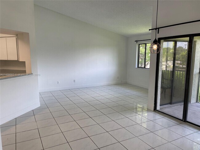 Foto del edificio - 8115 NW 17th Manor