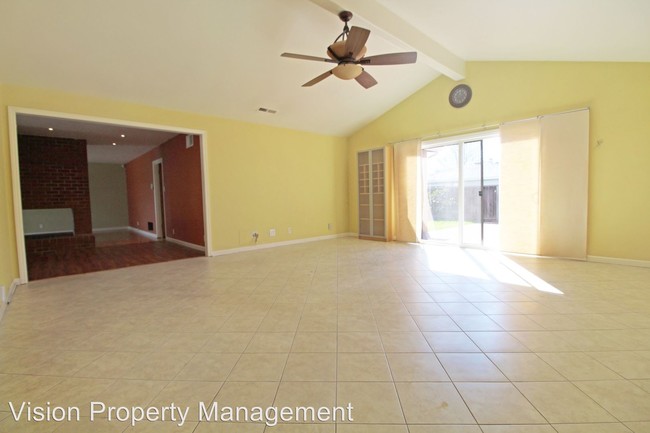 Foto del edificio - 3 br, 2 bath House - 24731 Woodacre Ave.