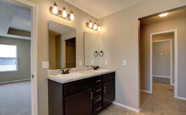 Foto del edificio - 3 Bedroom Springfield Home in Willard School Districts with Fenced in Yard