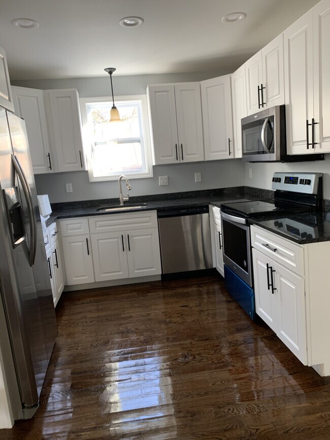Foto del edificio - 3 bd 2 ba Single family home