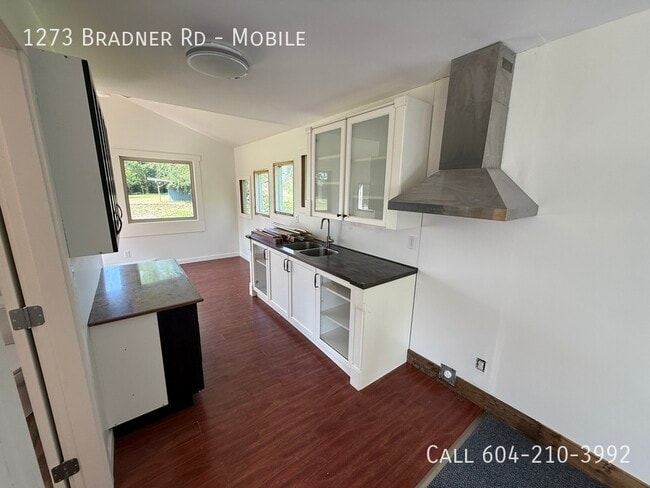 Building Photo - Mobile Home on an Acerage