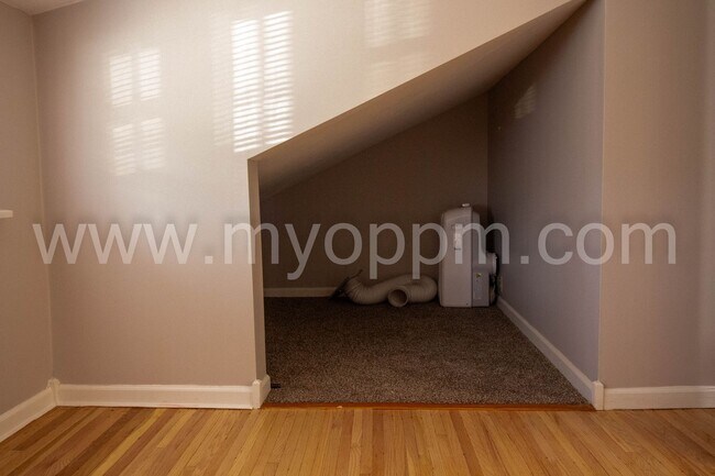 Foto del edificio - 4202 Barker Ave