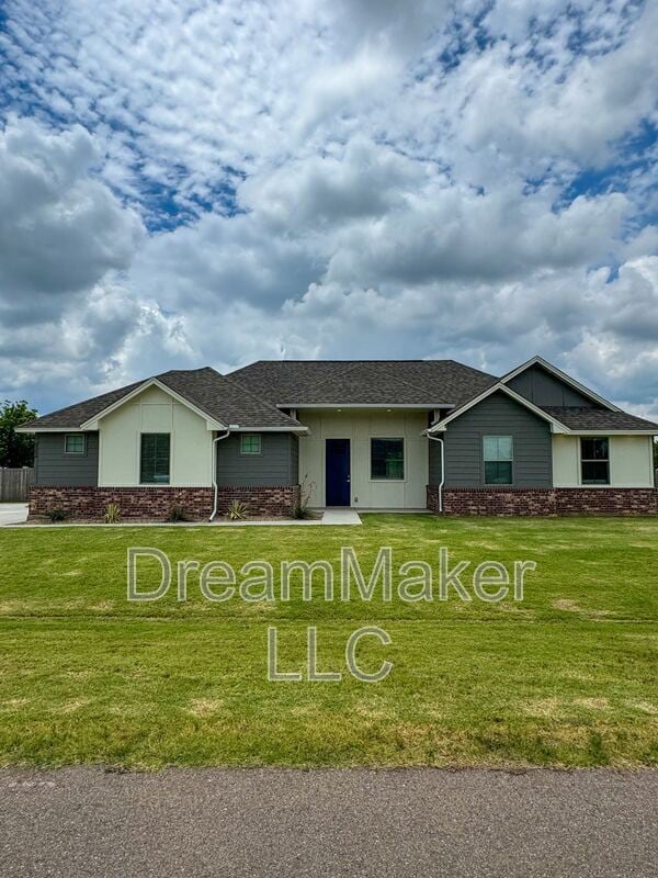 Building Photo - 5328 Red Maple Ave