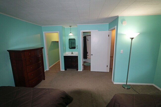 Foto del edificio - 2727 S Lakeshore Dr