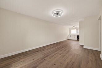 Building Photo - 7714 Renwick Dr
