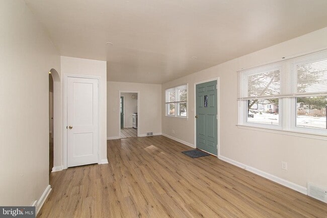 Building Photo - 1001 Armistice Dr