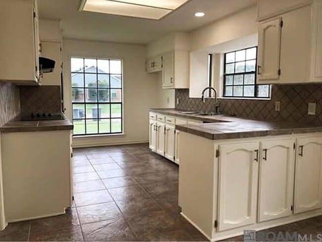 Foto del edificio - 13523 Willowridge Ave