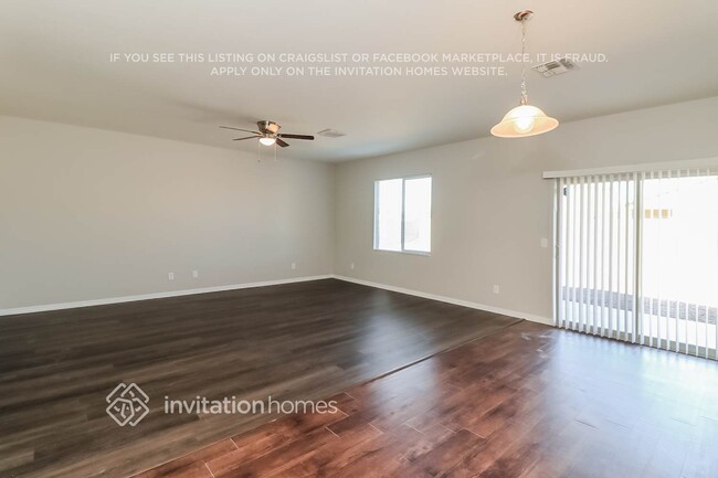 Foto del edificio - 8226 W Wood Ln