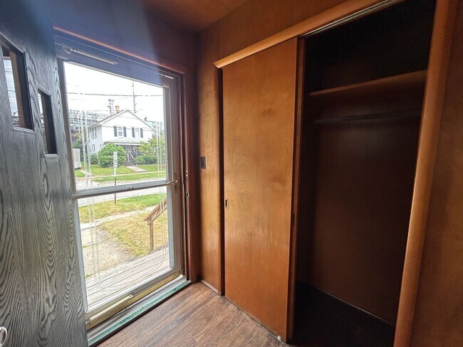Foto del edificio - Single Family Home with Spacious Back Yard