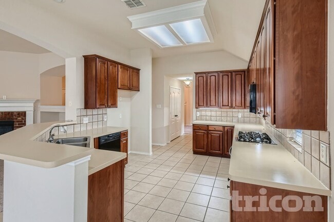 Building Photo - 2217 Forest Park Cir