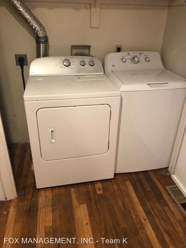 Building Photo - 12020-12030 SW Lincoln Ave