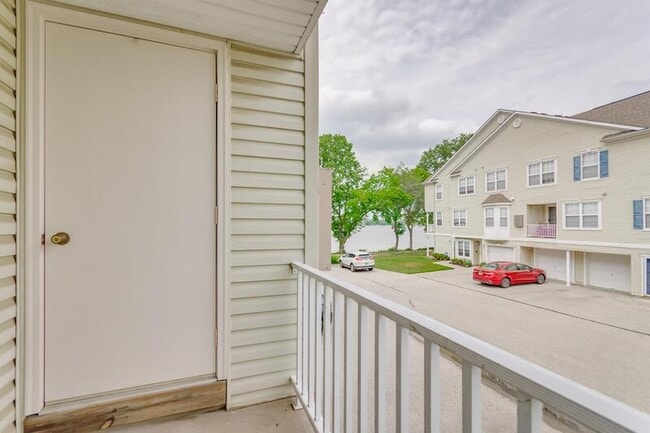 Foto del edificio - 5806 Riverfront Dr