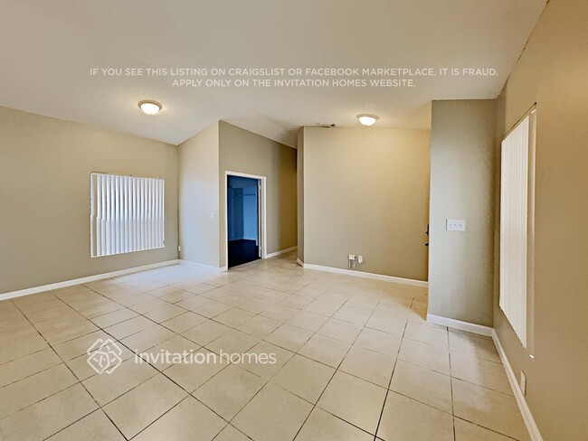 Foto del edificio - 1990 NW 188th Ave