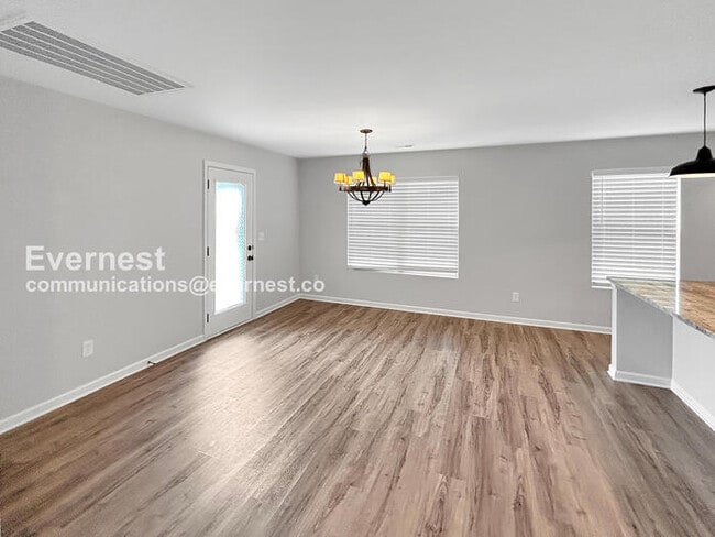 Foto del edificio - 322 Fenrose Dr