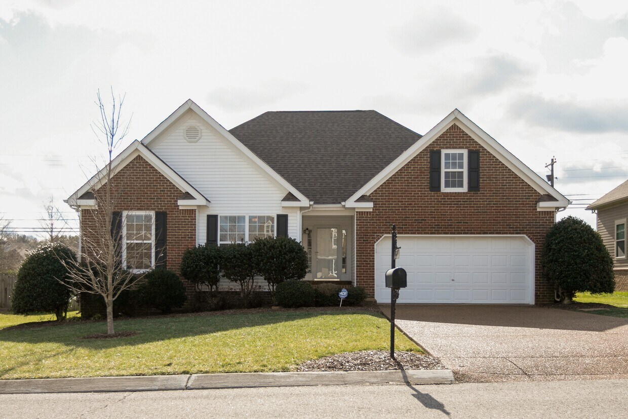 Foto principal - 1105 McDonough Cir