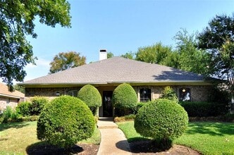 Building Photo - 4525 Ringgold Ln