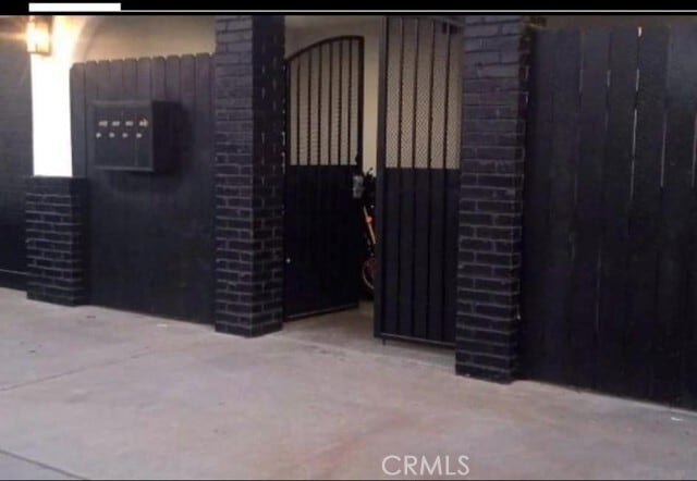 Building Photo - 2306 W Roberta Ave