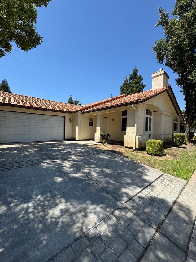 Foto principal - FOR RENT 3 Bed | 2 Bath | 1,646 sq ft – Ga...