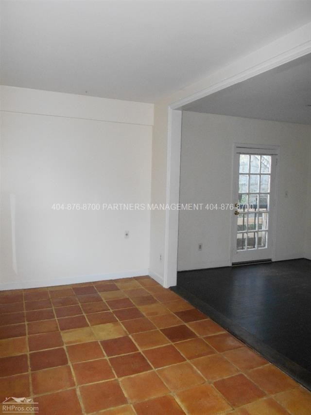 Building Photo - 1132 Moreland Ave SE