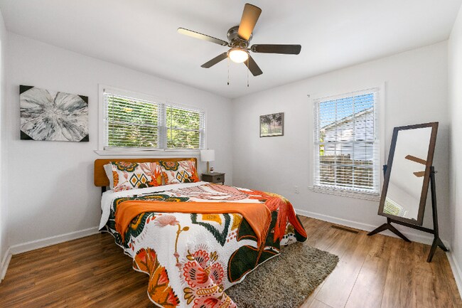 Foto del edificio - 5989 Bowden St