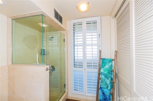 Building Photo - 2895 Kalakaua Ave