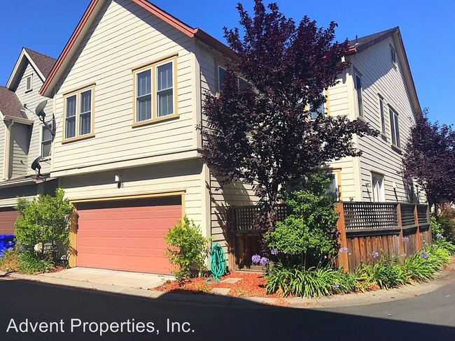 Foto del edificio - 4 br, 3.5 bath House - 2138 Drake Lane