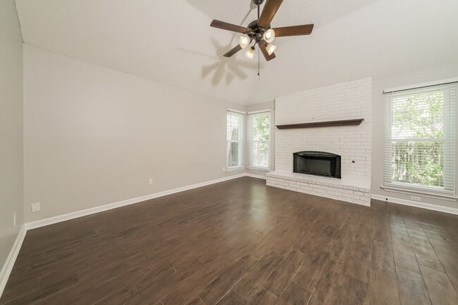 Building Photo - 2210 Westview Trail