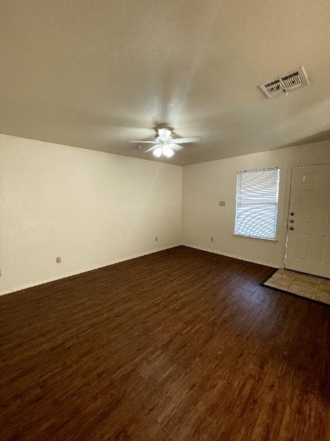 Building Photo - 402 Algerita Dr