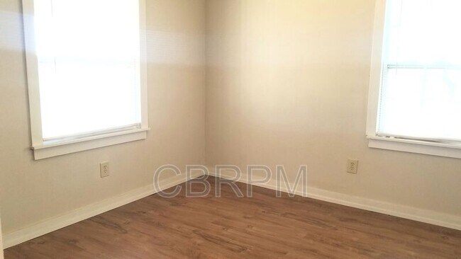 Foto del edificio - 3505 E 19th St