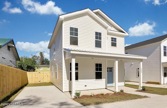Building Photo - 1007 Campbell St