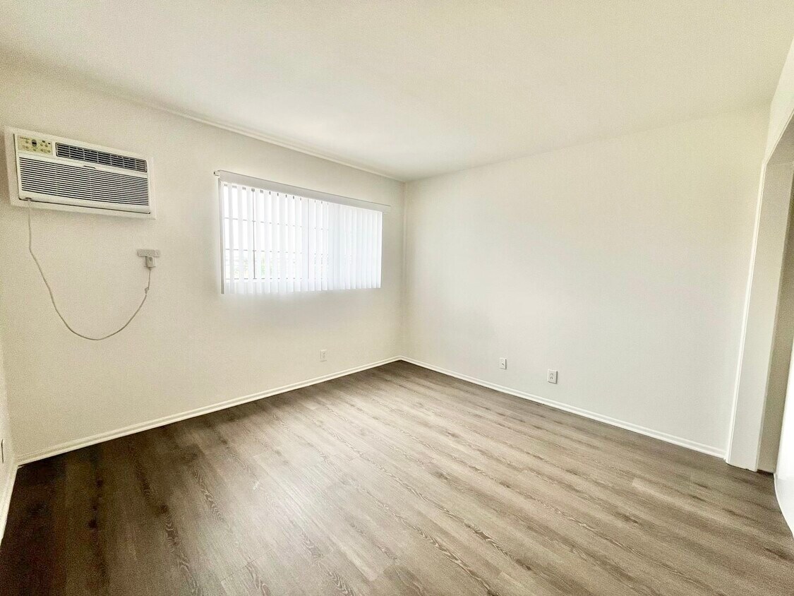 Foto principal - 3464 Mentone Ave
