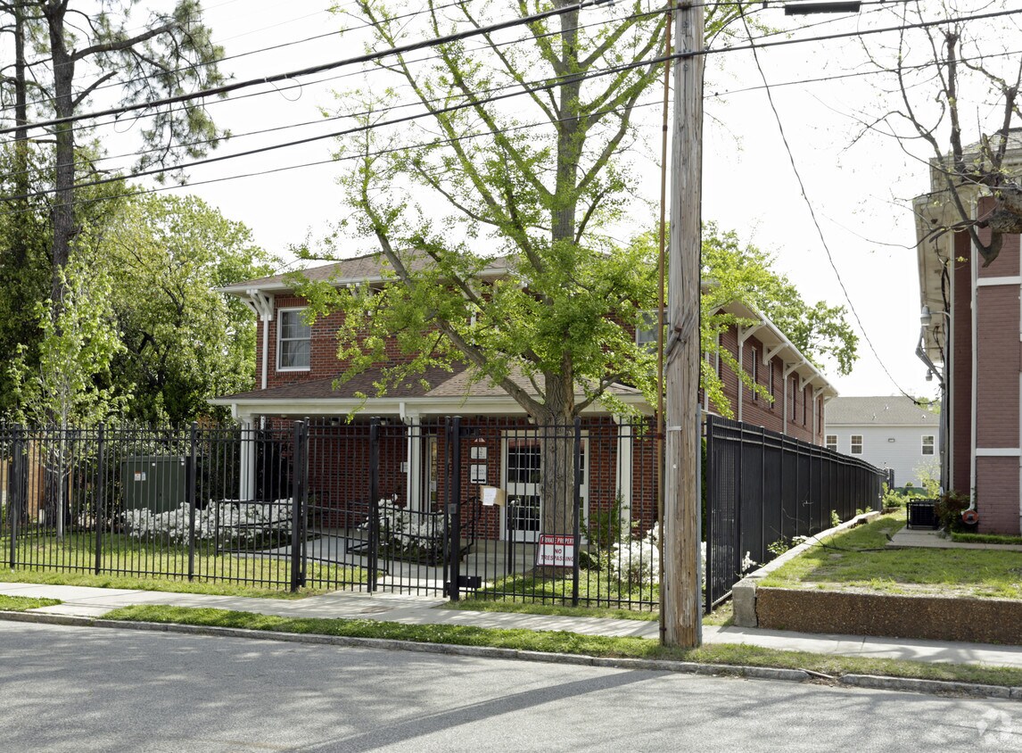 32 N Claybrook St, Memphis, TN 38104 Apartments in Memphis, TN