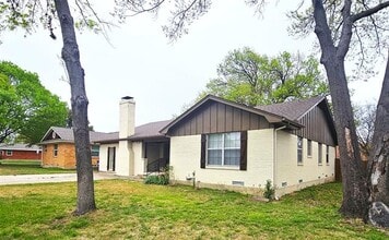 Building Photo - 119 Redbud Trail