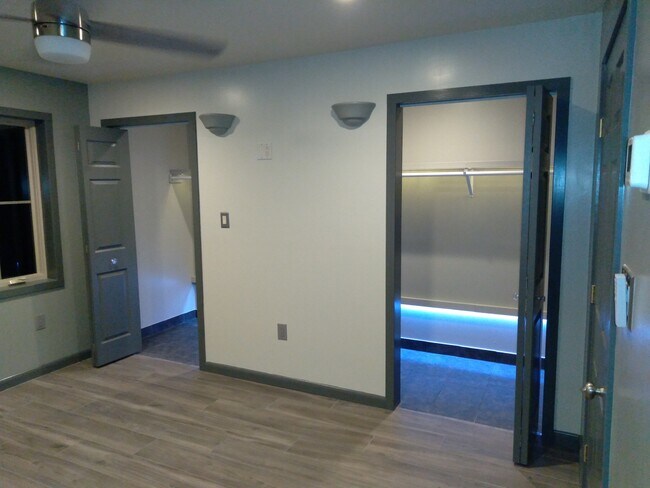 Foto del edificio - 138 N Walnut St