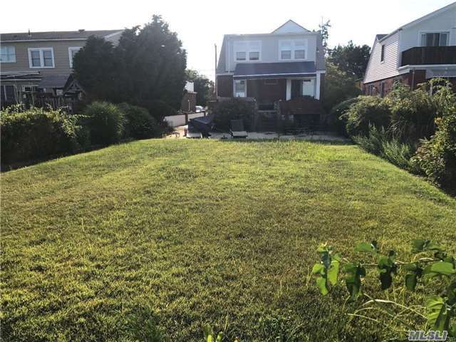 Building Photo - 118 Lynbrook Ave