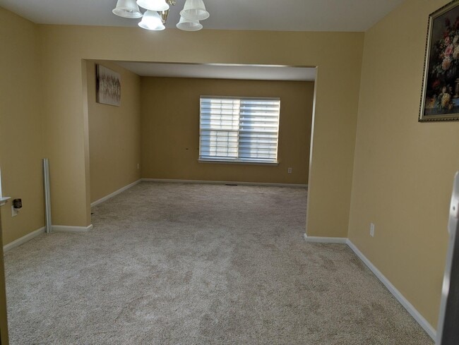 Building Photo - 4 Tether Cir