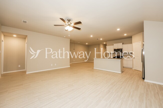 Foto del edificio - 8520 Hollymead Ln