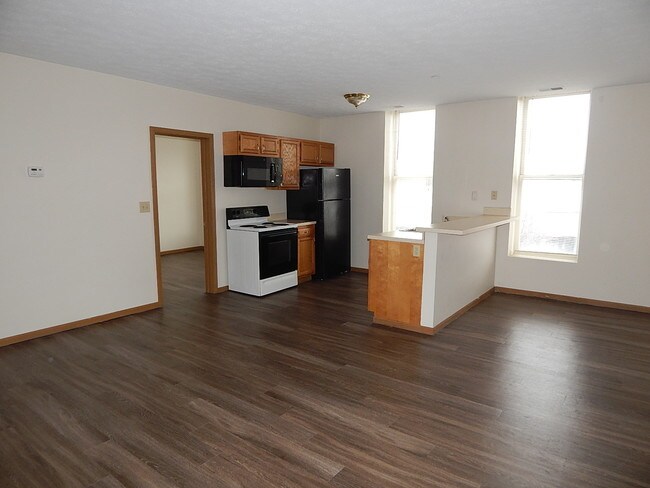 Foto del edificio - 664 Broadway Ave