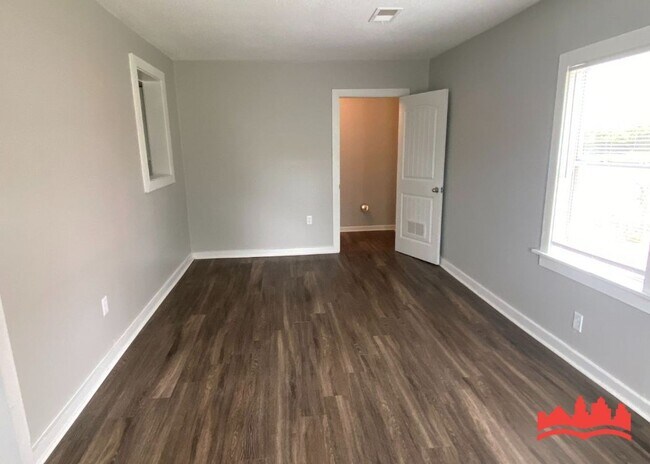 Foto del edificio - 4628 Windward Dr