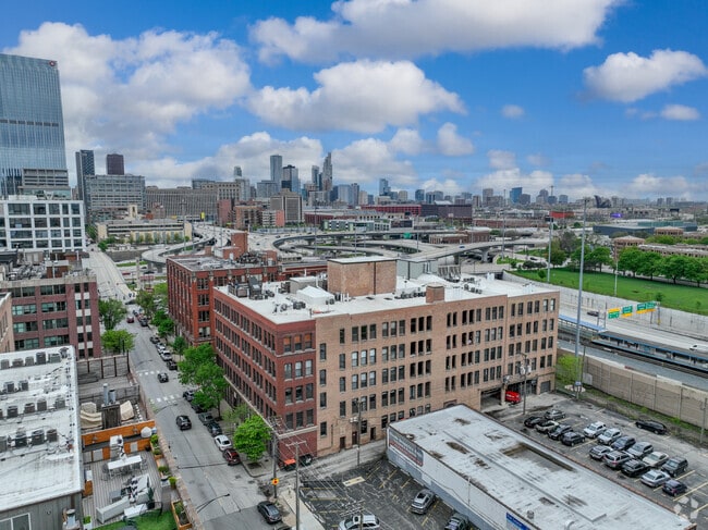 Contexto - 845 W Van Buren St