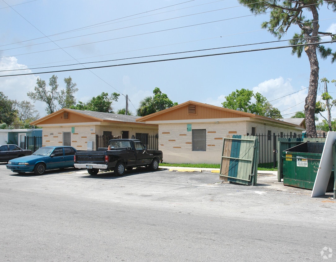 Building Photo - 1325 NW 7th St