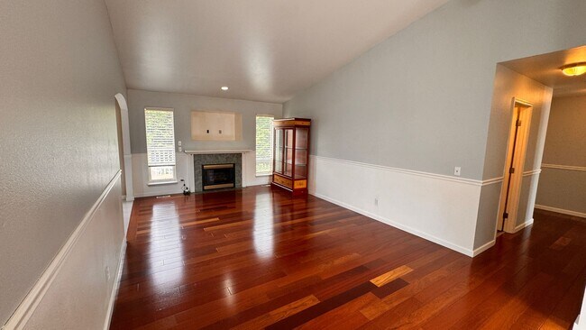 Foto del edificio - Spacious & Modern 4-Bedroom Home in Kent