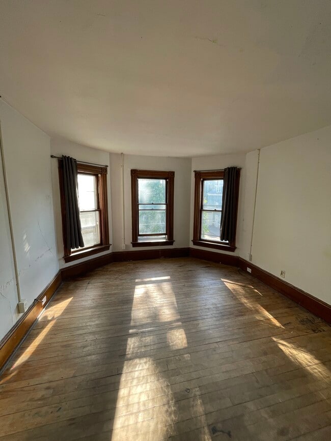 Foto del edificio - 108 Buell St